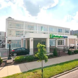 Express West End By Ihg Hotel Saint Louis